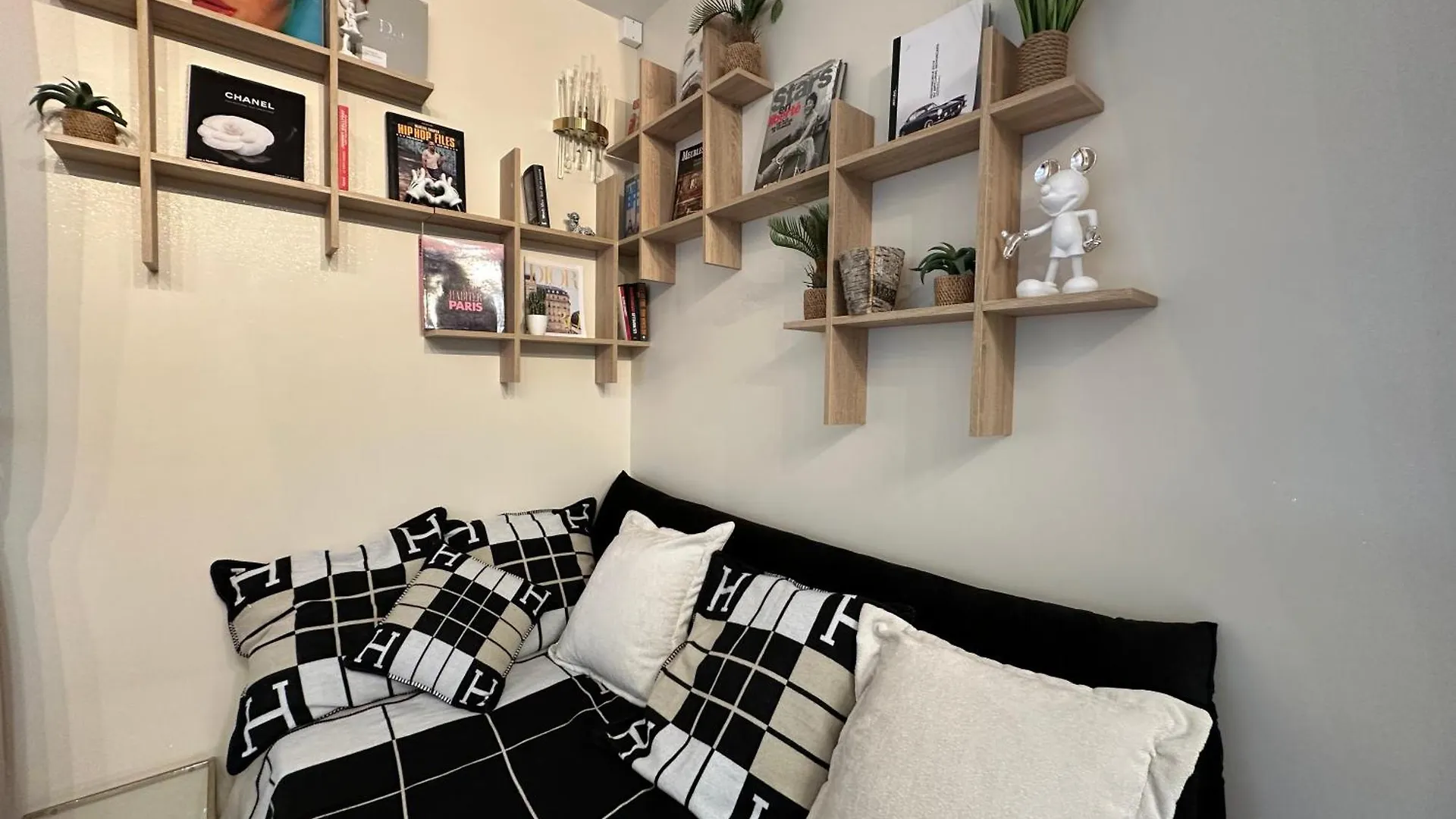 21A Marechal Foch Avenue Paris Champs-Elysees