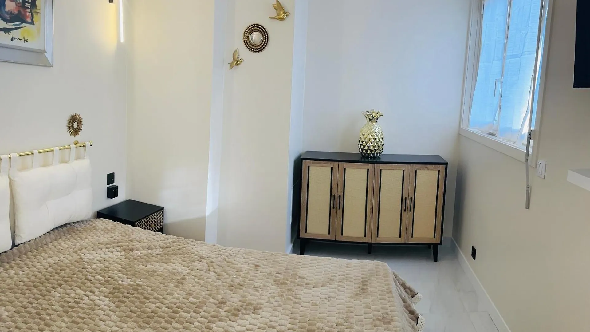 21A Marechal Foch Avenue Paris Champs-Elysees
