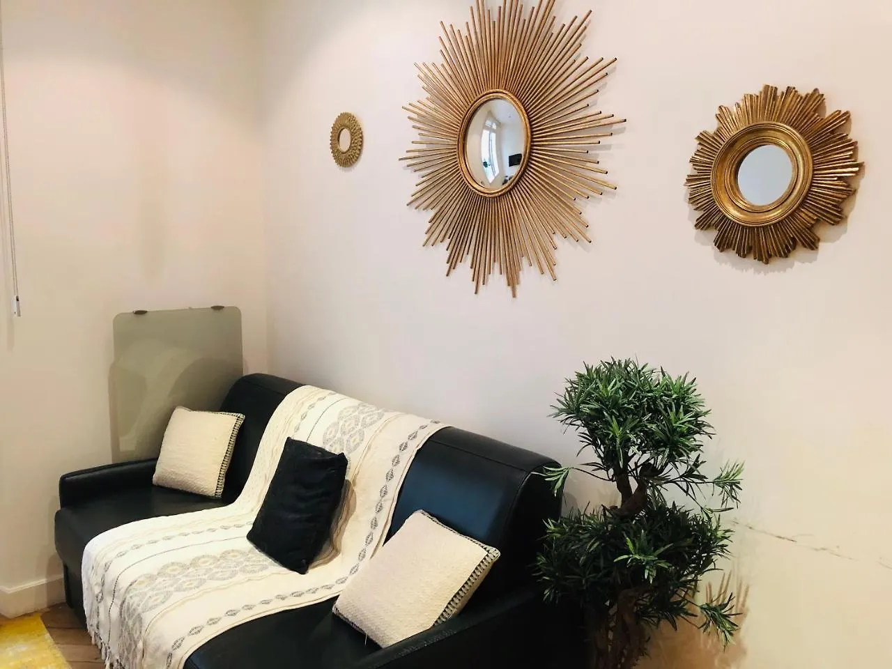 21A Marechal Foch Avenue Paris Champs-Elysees