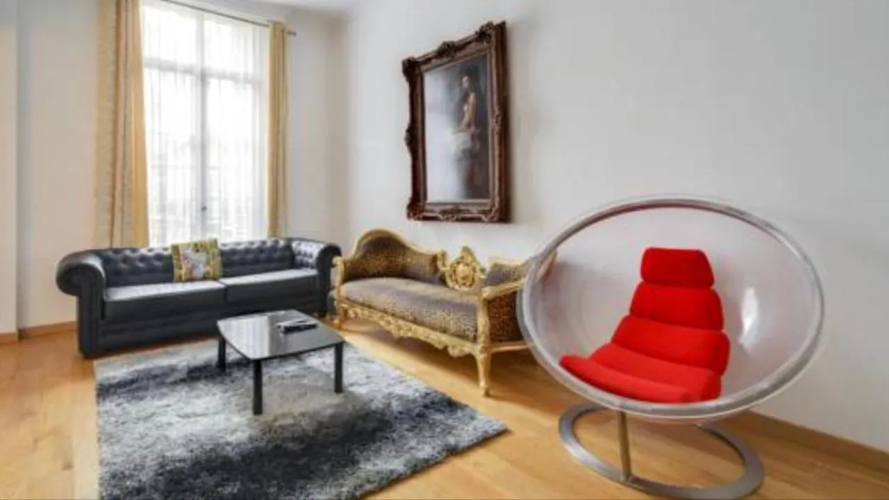 21A Marechal Foch Avenue Paris Champs-Elysees
