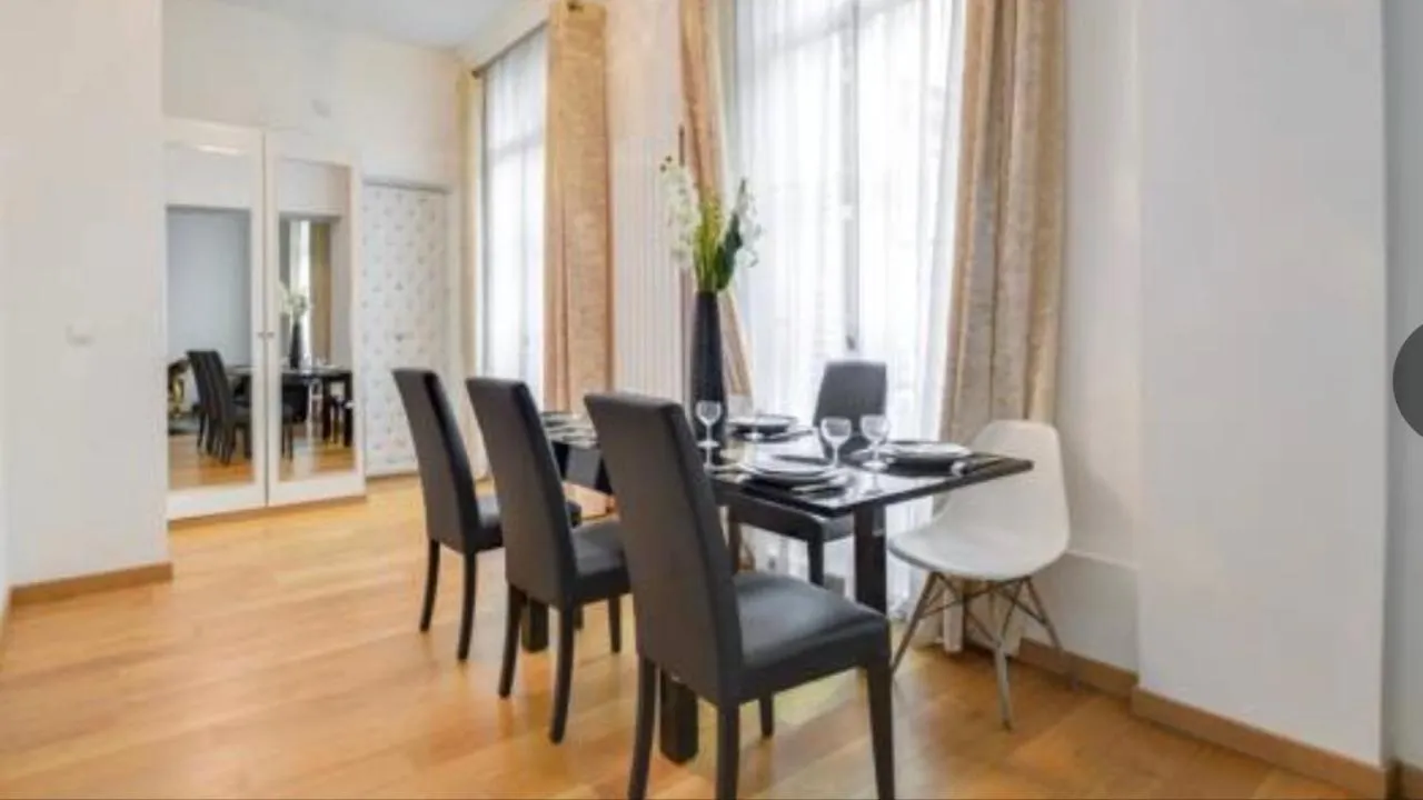 21A Marechal Foch Avenue Paris Champs-Elysees
